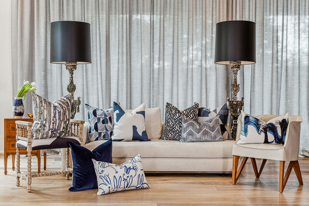 LEE JOFA MODERN | Hunt Slonem Hutch Print  - Navy Blue